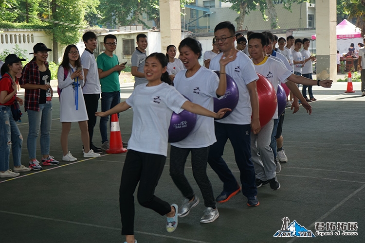 武漢理工大學(xué)余家頭校區(qū)趣味運(yùn)動會